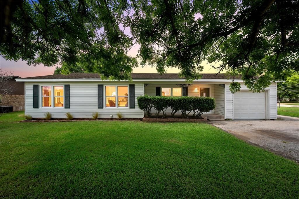 3718 Kendall Lane, Waco, TX 76705 Main Photo