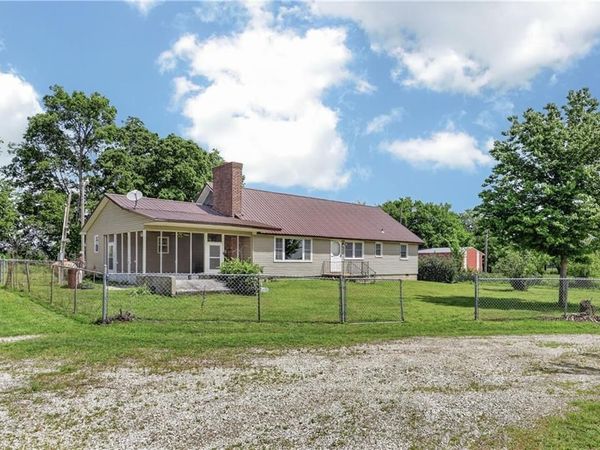 10784 70th Street, Chetopa, KS 67336
