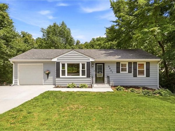 5807 N Flora Avenue, Gladstone, MO 64118