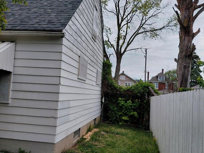 182 S Hague Avenue , Columbus, OH 43204 Photo 6