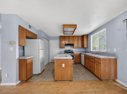 9572 S Coast Ln, Elk Grove, CA 95758 Photo