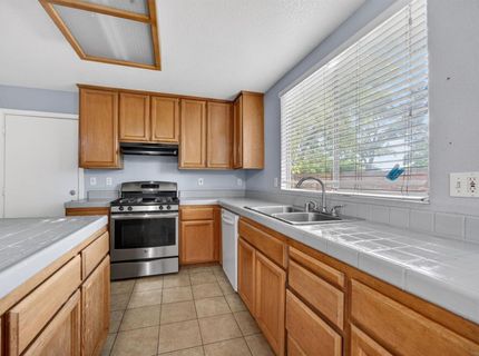 9572 S Coast Ln, Elk Grove, CA 95758 Photo