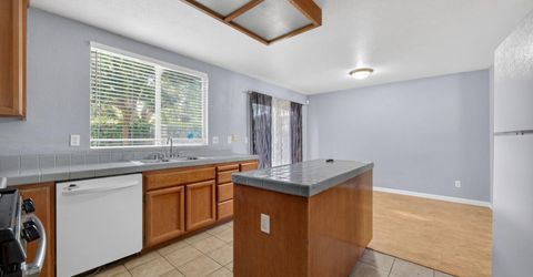9572 S Coast Ln, Elk Grove, CA 95758 Photo