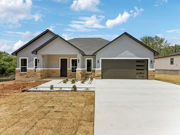 118 Heleakala DR, Bastrop, TX 78602