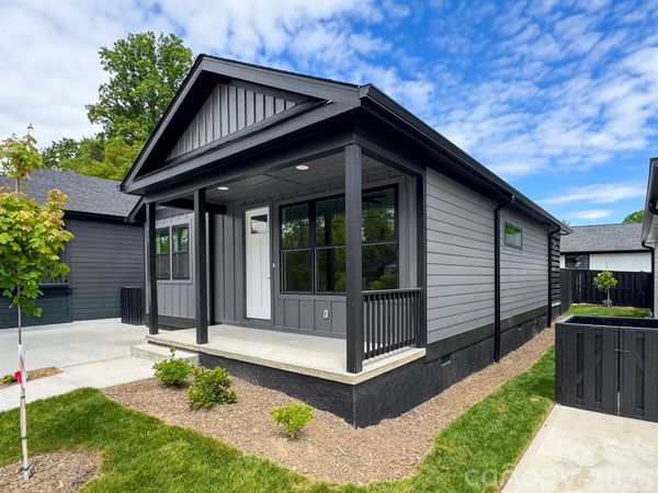 617 W Allen Street , Hendersonville, NC 28739