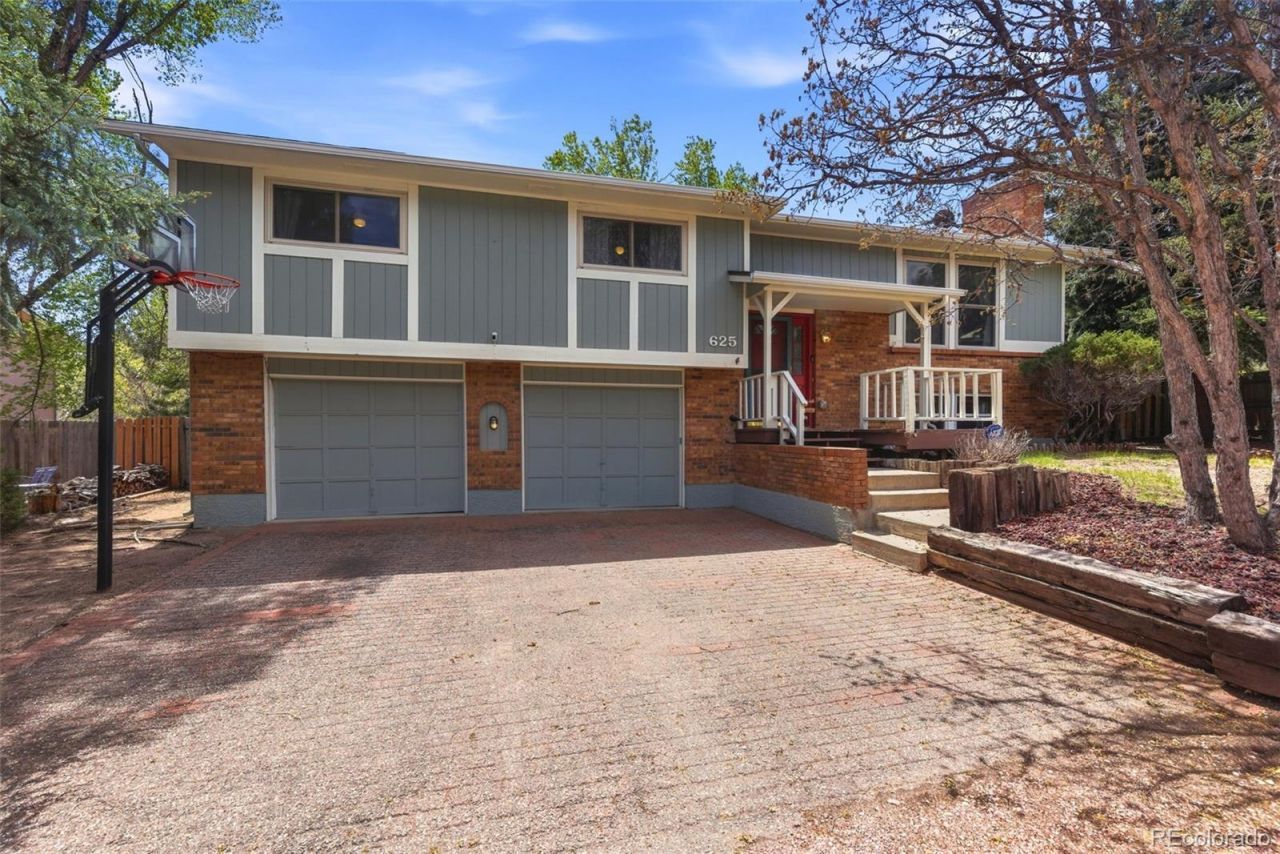 625 Allegheny Drive, Colorado Springs, CO 80919 Main Photo
