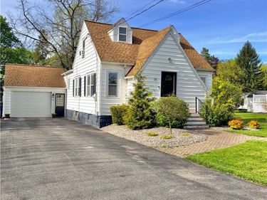 35 Vanduyne Avenue, Auburn, NY 13021