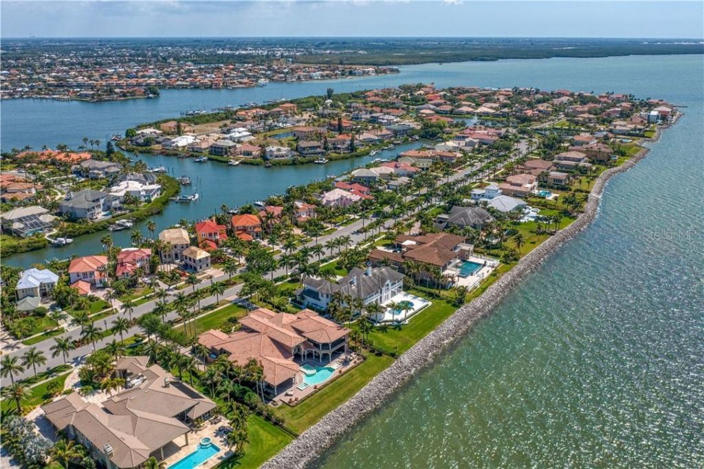 6308 Marbella Boulevard, Apollo Beach, FL 33572 Photo