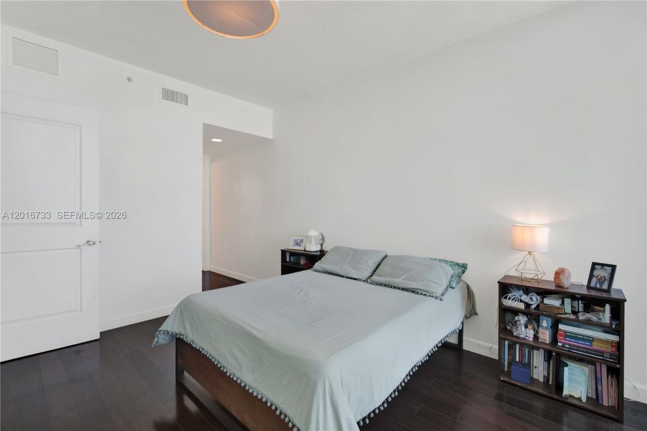 480 NE 30th St , Unit 1102, Miami, FL 33137 Photo