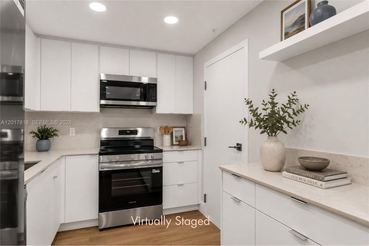 90 Edgewater Dr , Unit 525, Coral Gables, FL 33133 Photo