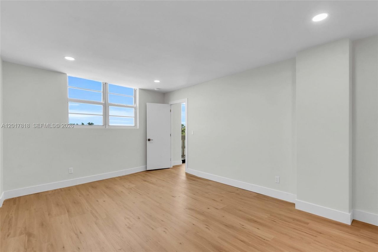 90 Edgewater Dr , Unit 525, Coral Gables, FL 33133 Photo