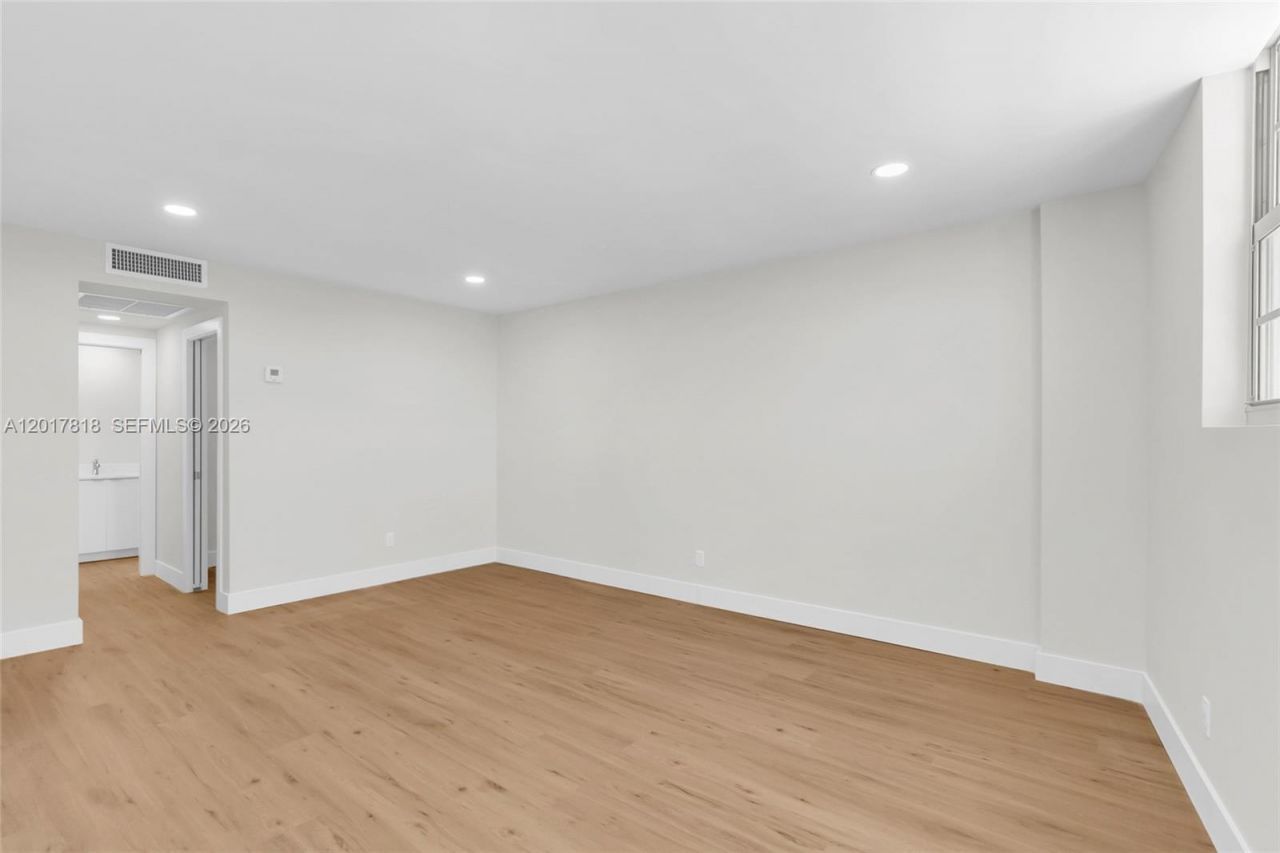 90 Edgewater Dr , Unit 525, Coral Gables, FL 33133 Photo