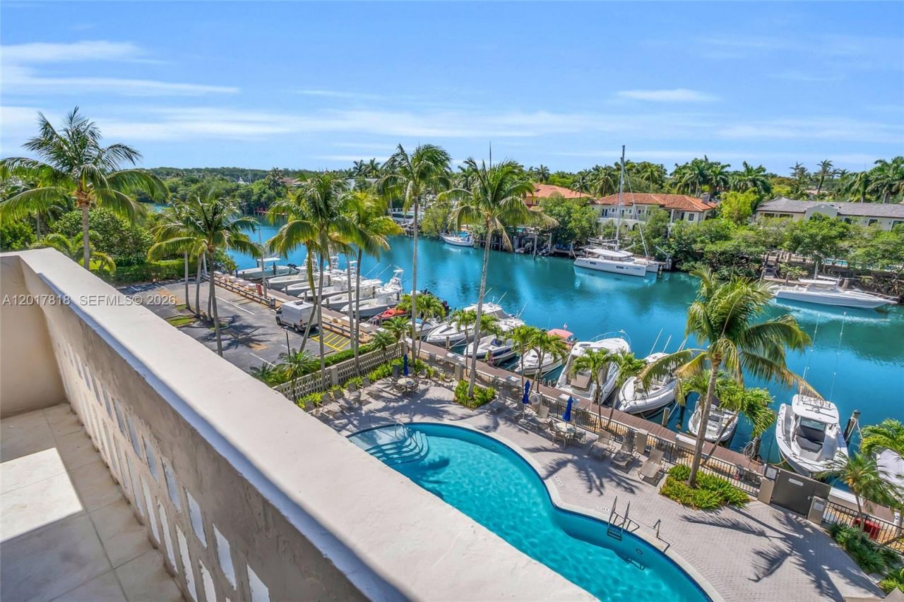 90 Edgewater Dr , Unit 525, Coral Gables, FL 33133 Photo