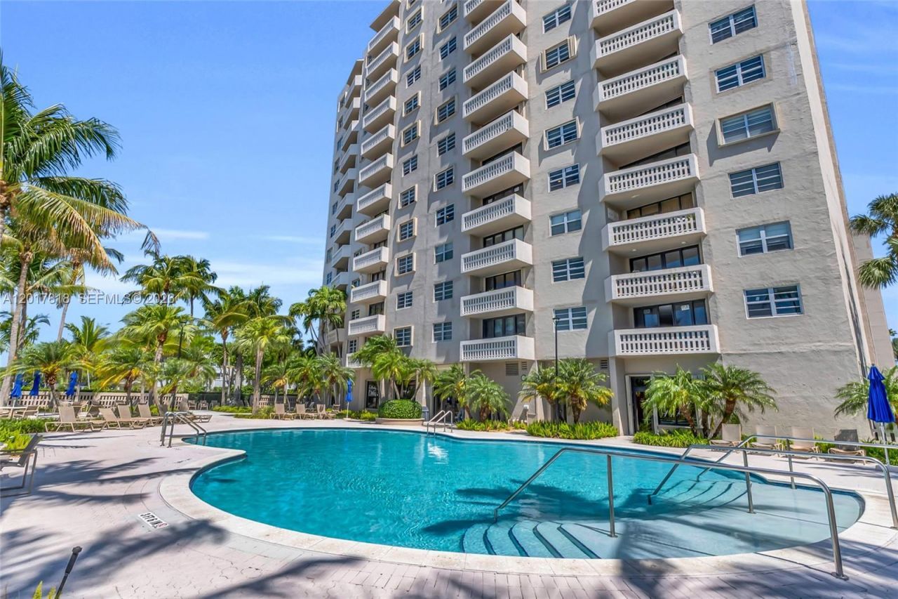 90 Edgewater Dr , Unit 525, Coral Gables, FL 33133 Photo
