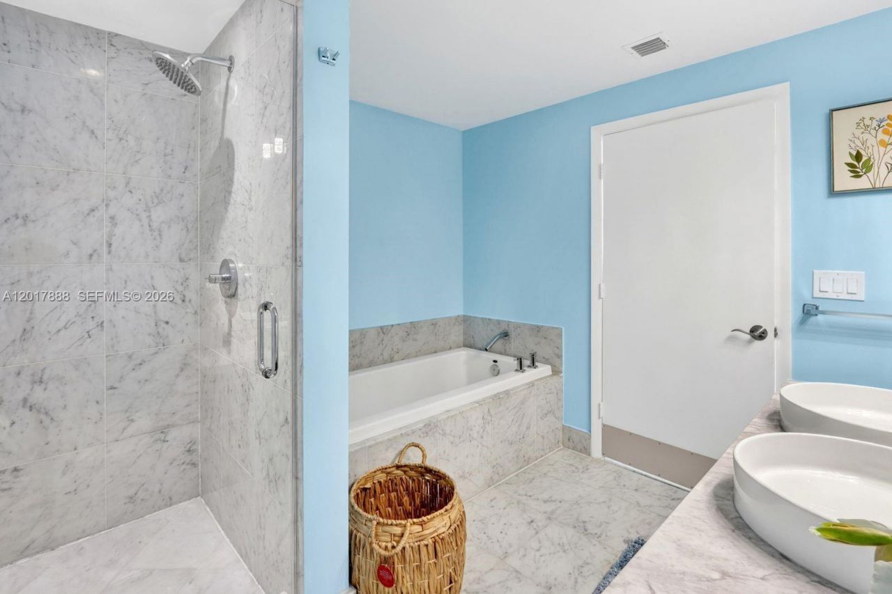 244 Biscayne Blvd , Unit 3602, Miami, FL 33132 Photo