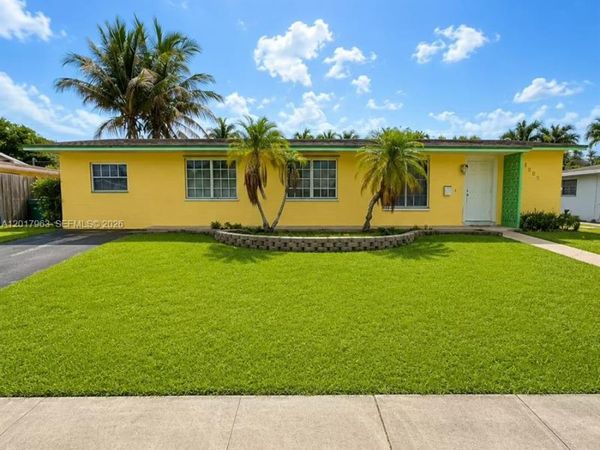 15805 SW 99th Ct, Miami, FL 33157