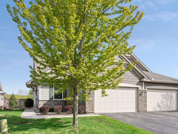 9496 River Rock Drive S, Chanhassen, MN 55317