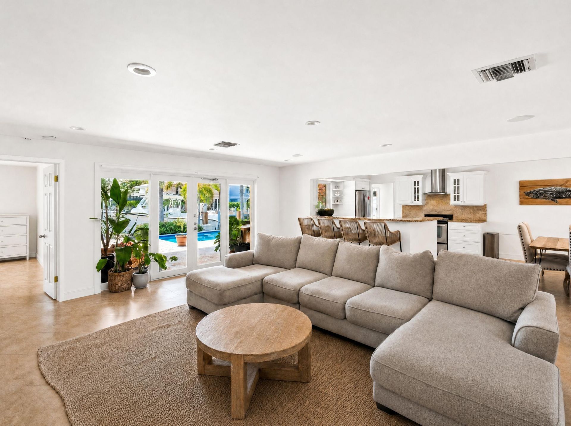 330 SE 10th Street, Pompano Beach, FL 33060 Photo