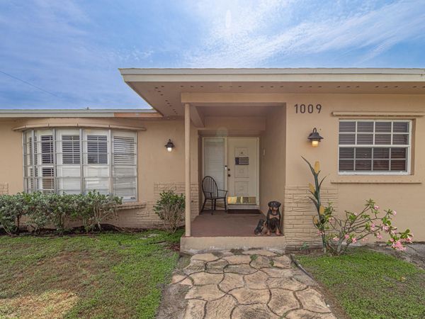 1009 NE 18th Street, Belle Glade, FL 33430