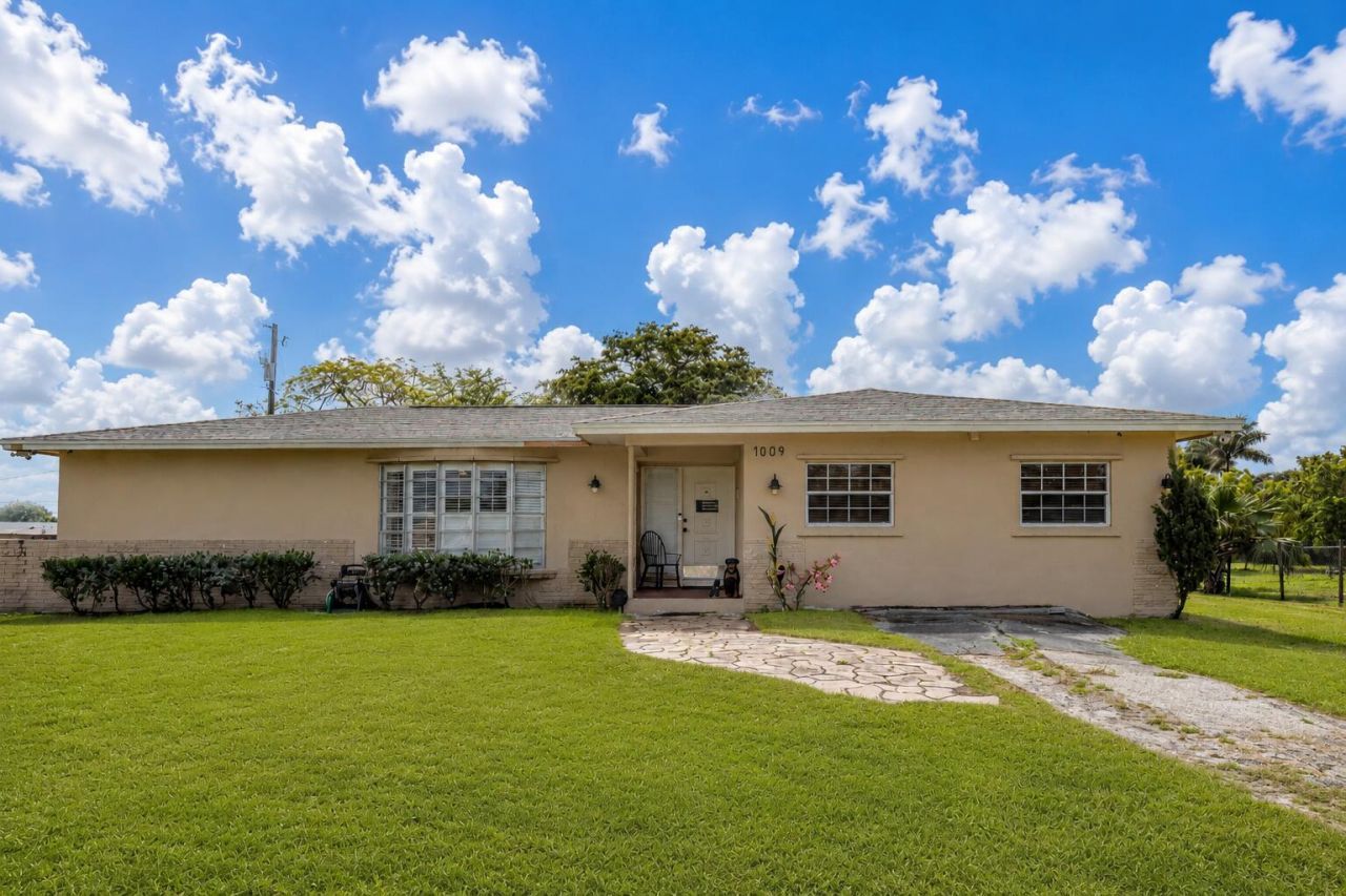 1009 NE 18th Street, Belle Glade, FL 33430 Photo