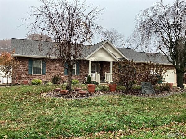 221 Sharp Street , Beckemeyer, IL 62219