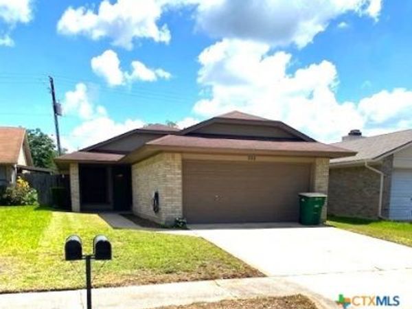 308 Waterford Drive, Victoria, TX 77901