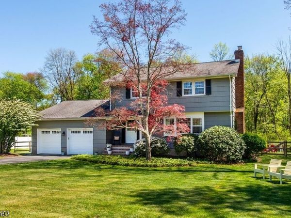 87 Oakdale Rd, Chester, NJ 07930