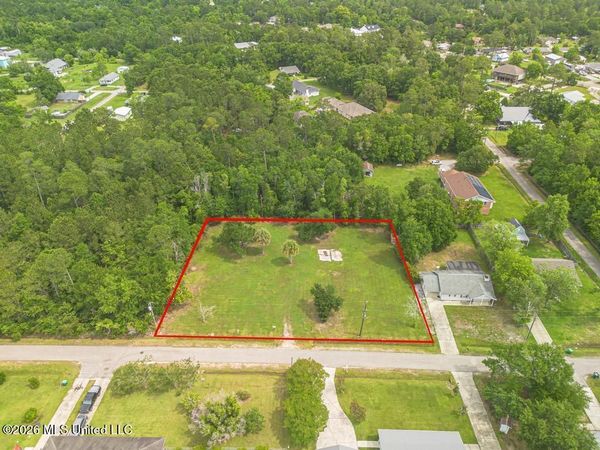 1020 Shipp Street, Waveland, MS 39576