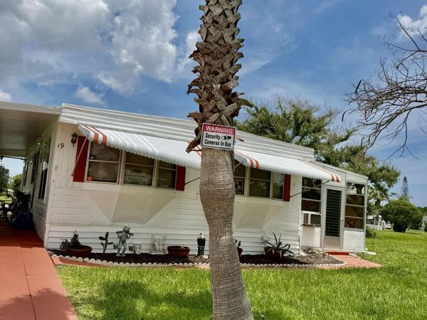 19 Rio Verde Way, Port St. Lucie, FL 34952