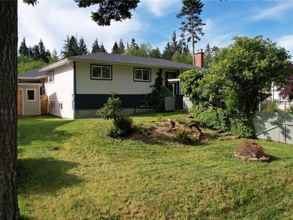 7147 Wright Rd, Sooke, BC V9Z 0S5