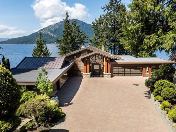 960 Lands End End, North Saanich, BC V8L 5L3