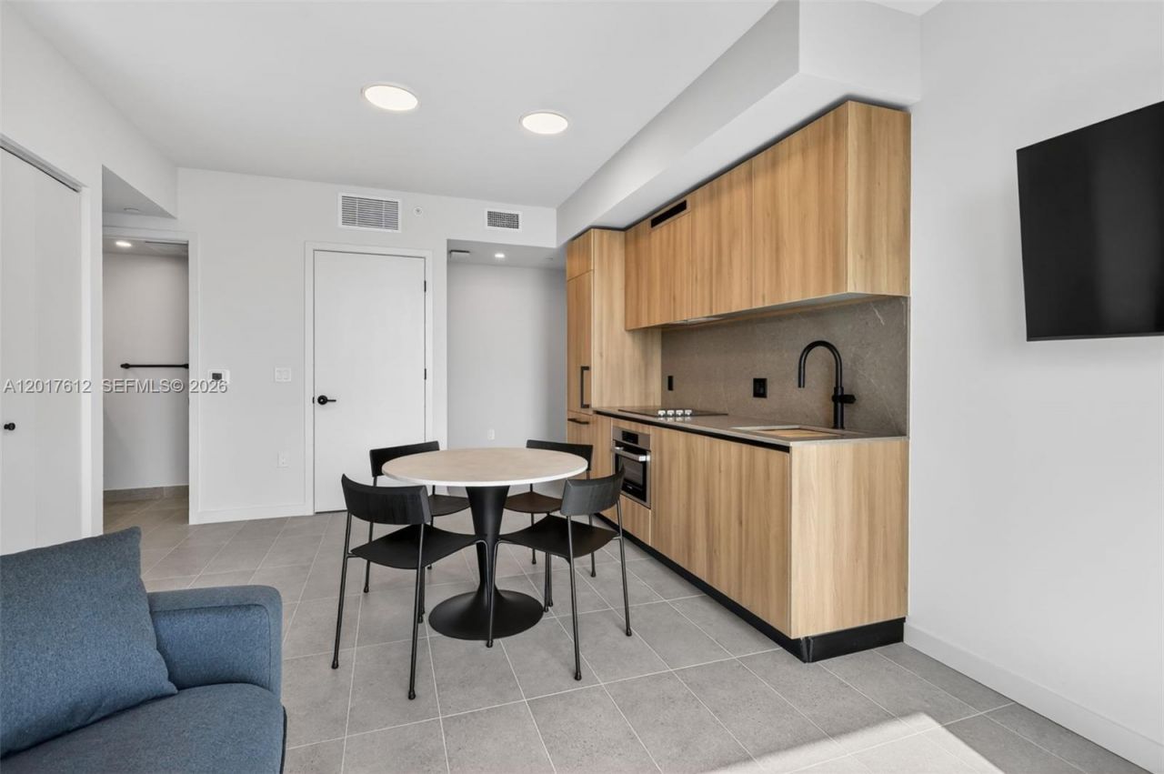121 NE 5th St , Unit 3313, Miami, FL 33132 Photo