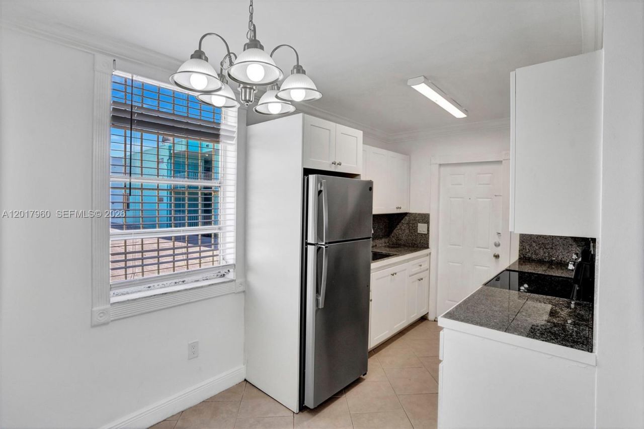 713 Collins Ave, Unit 42, Miami Beach, FL 33139 Photo