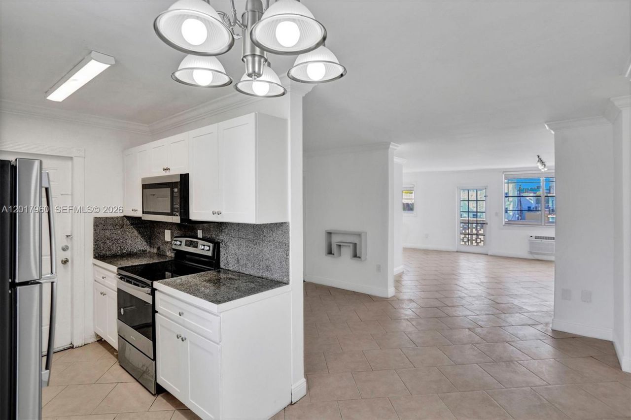 713 Collins Ave, Unit 42, Miami Beach, FL 33139 Photo