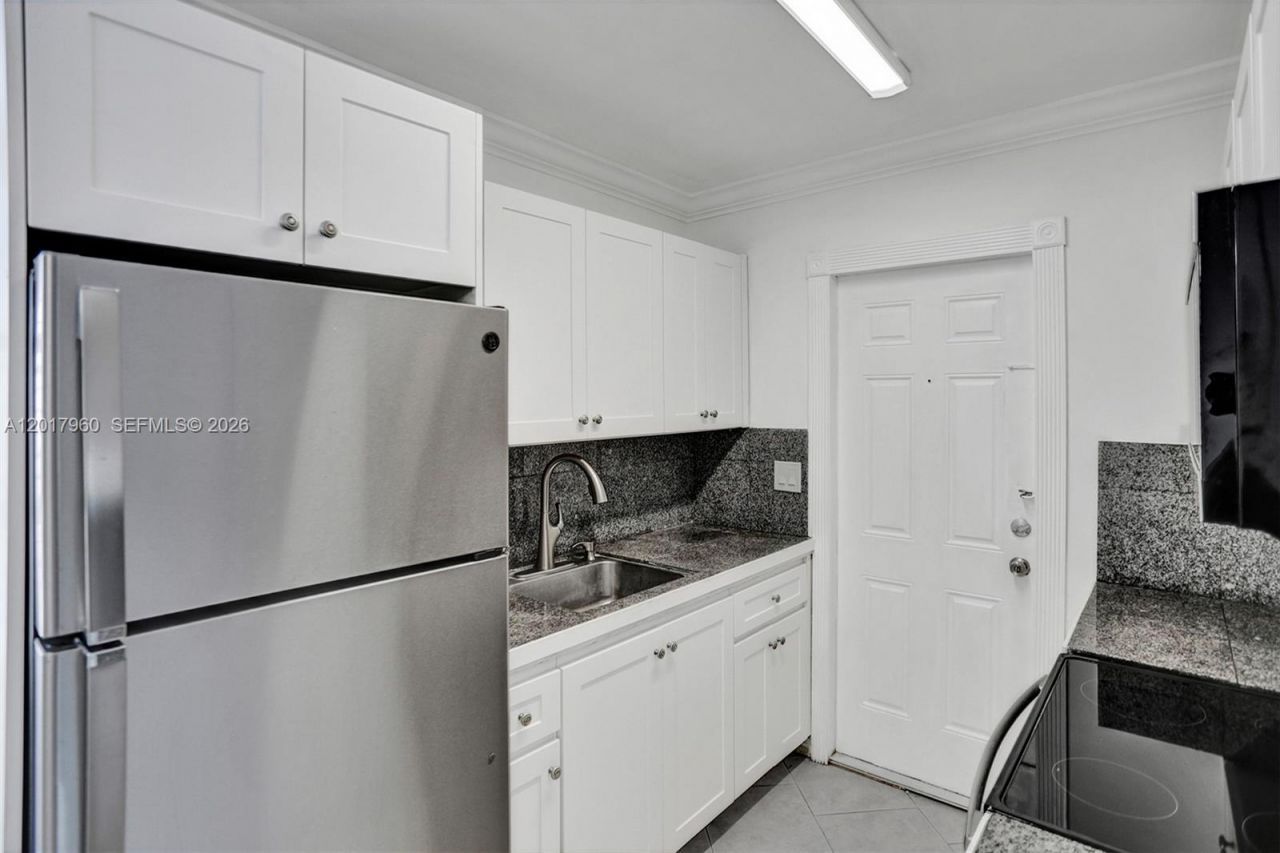 713 Collins Ave, Unit 42, Miami Beach, FL 33139 Photo