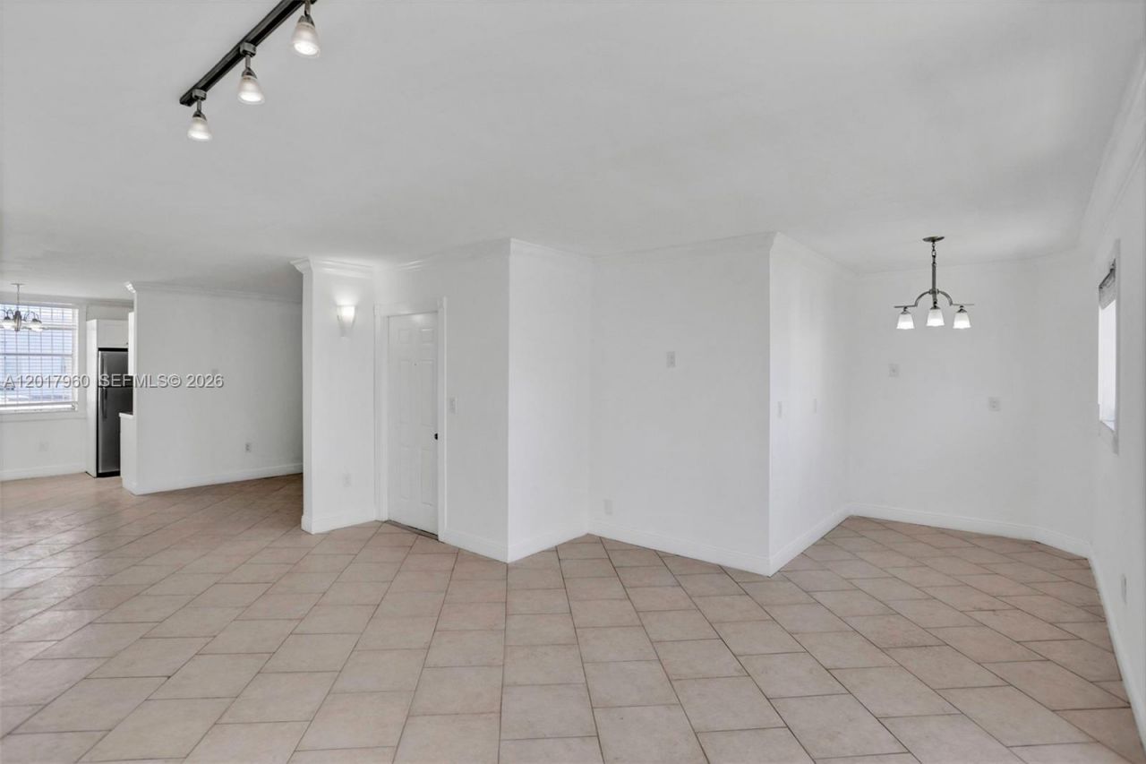 713 Collins Ave, Unit 42, Miami Beach, FL 33139 Photo