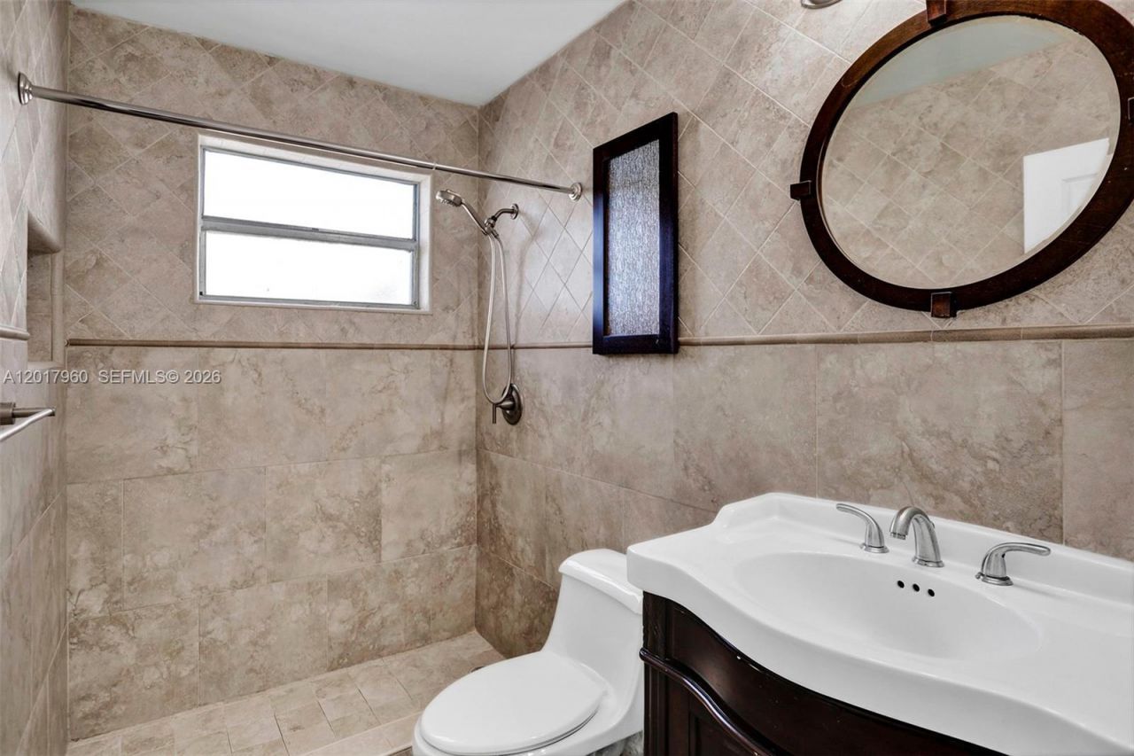 713 Collins Ave, Unit 42, Miami Beach, FL 33139 Photo