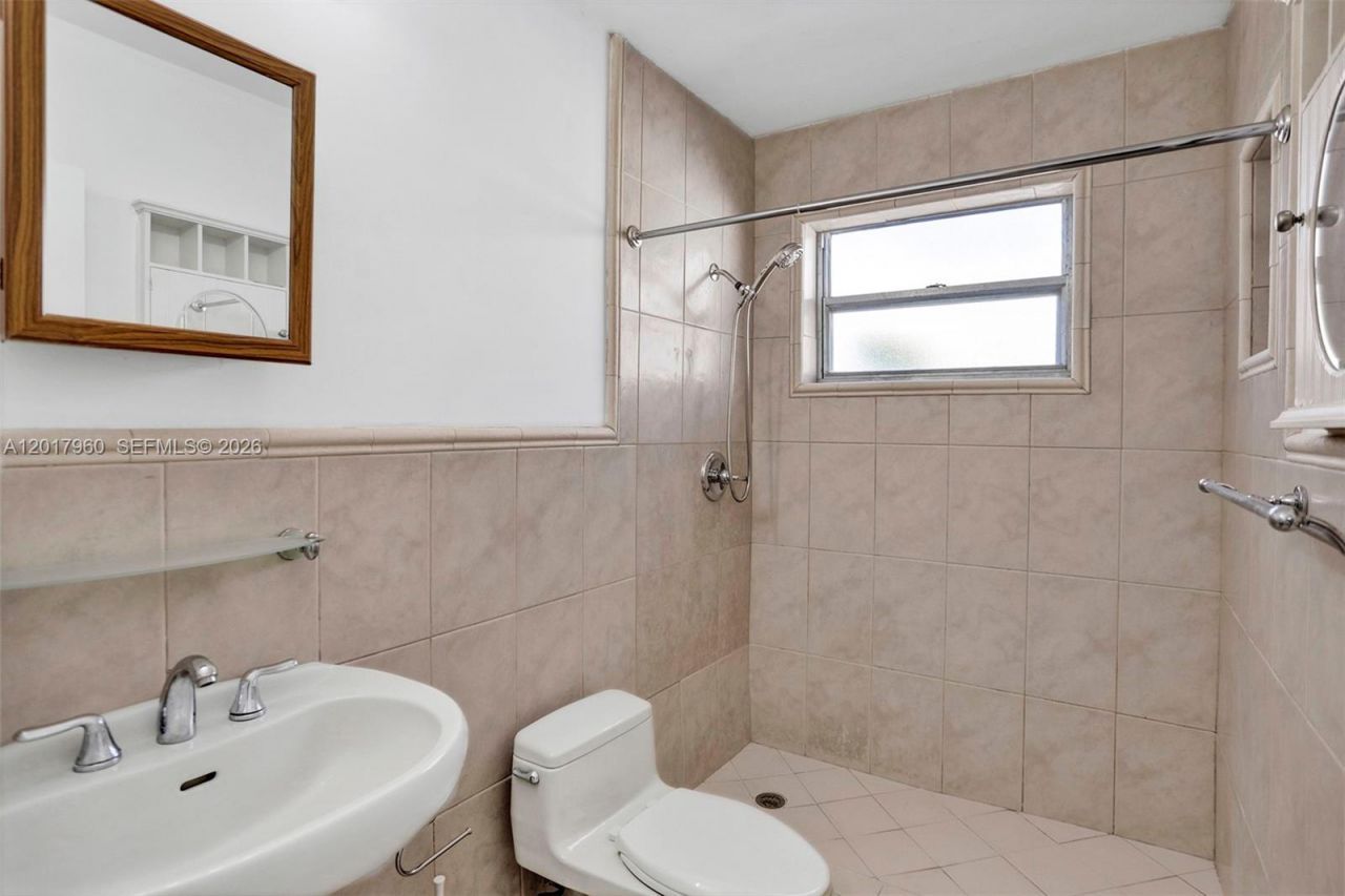 713 Collins Ave, Unit 42, Miami Beach, FL 33139 Photo