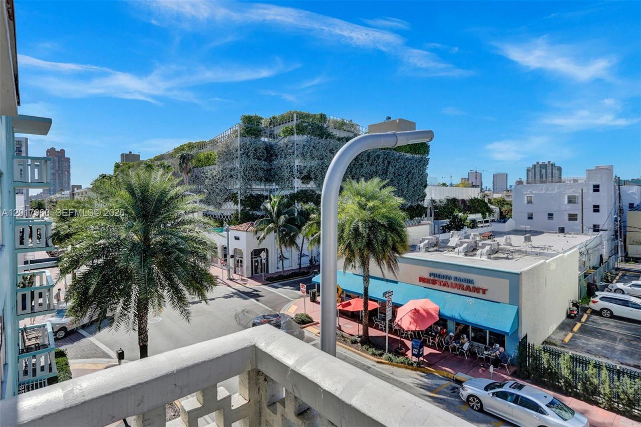 713 Collins Ave, Unit 42, Miami Beach, FL 33139 Photo