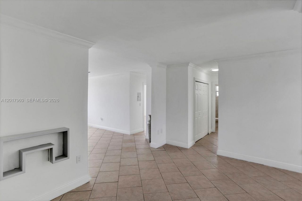 713 Collins Ave, Unit 42, Miami Beach, FL 33139 Photo