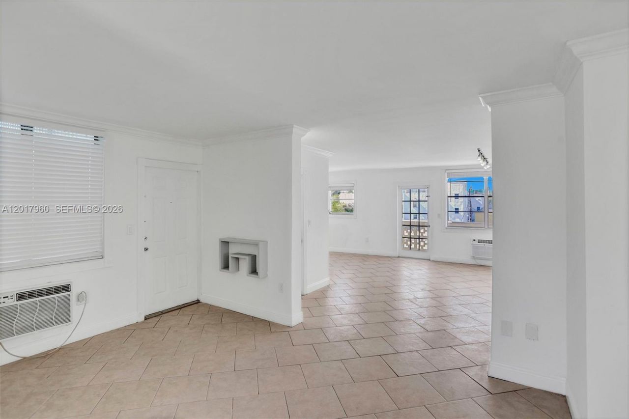713 Collins Ave, Unit 42, Miami Beach, FL 33139 Photo