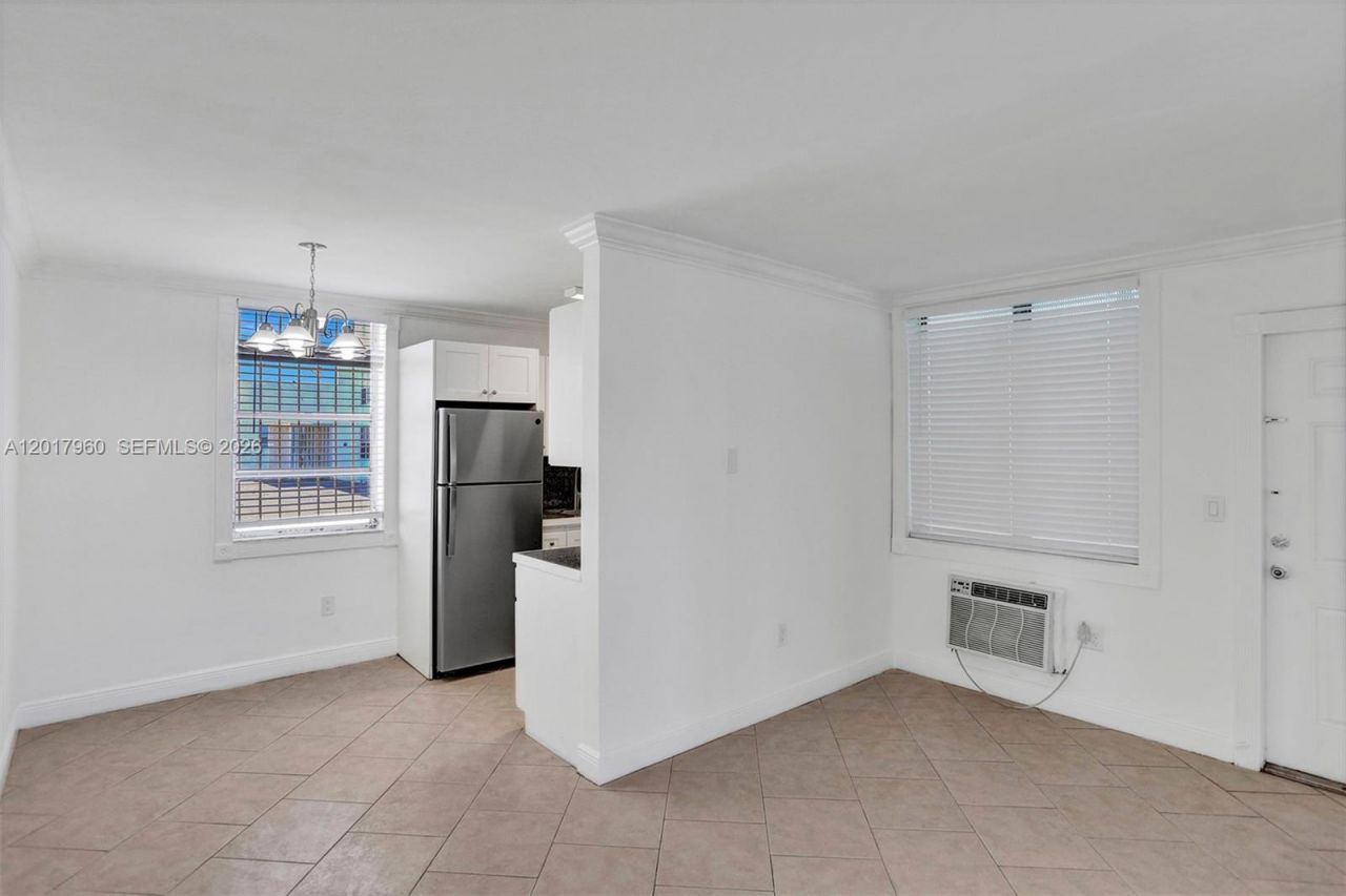 713 Collins Ave, Unit 42, Miami Beach, FL 33139 Photo
