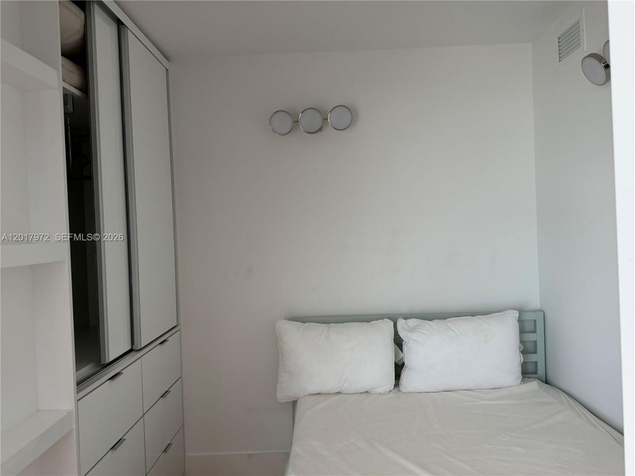 2457 Collins Ave , Unit PH-5, Miami Beach, FL 33140 Photo