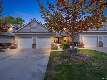 24 Millstone Drive, Waterford Twp, MI 48328