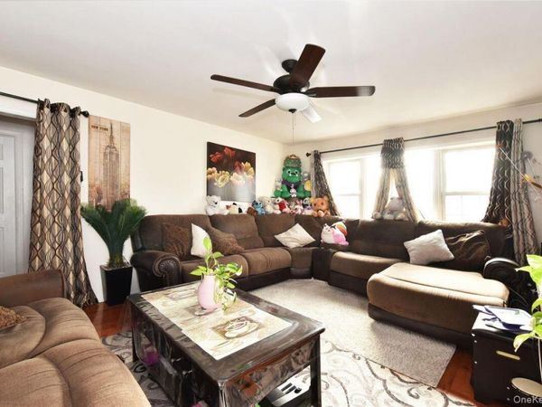 542 east meadow, Hempstead, NY 11554