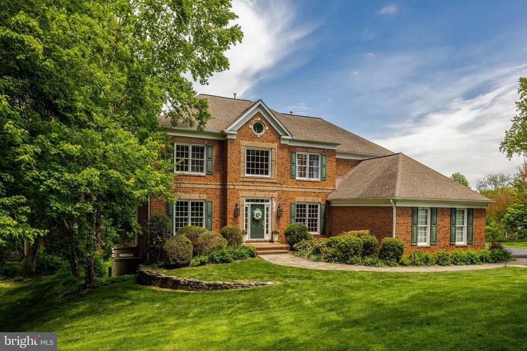 11394 Fox Vale Glen Court, Oakton, VA 22124 Main Photo