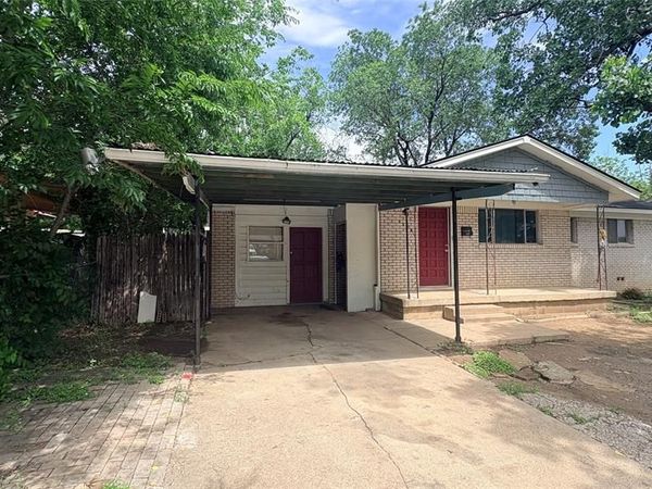 4200 Arrowwood Drive, Fort Worth, TX 76115