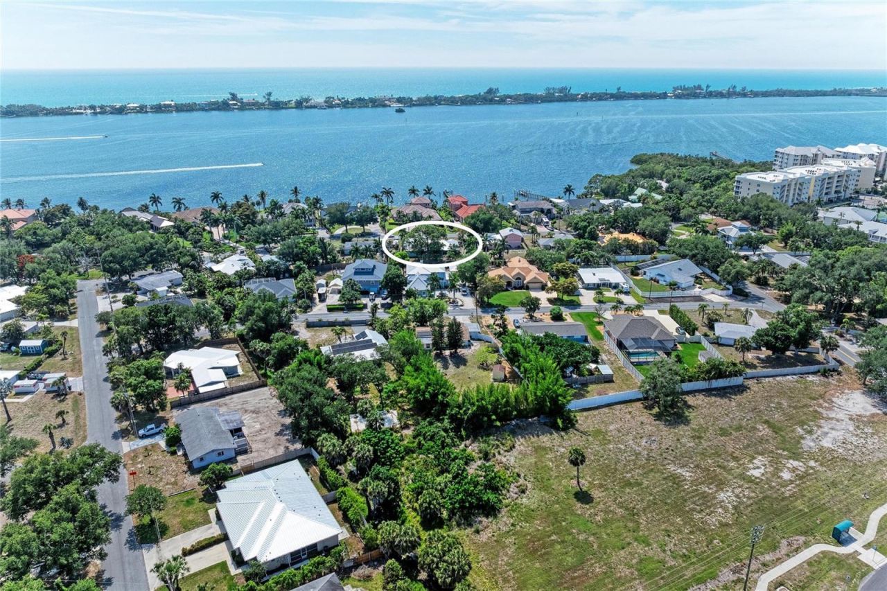 347 Bayshore Drive, Osprey, FL 34229 Photo