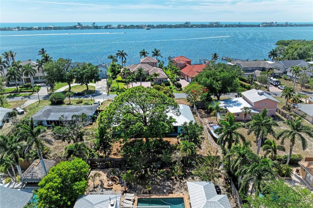 347 Bayshore Drive, Osprey, FL 34229 Photo