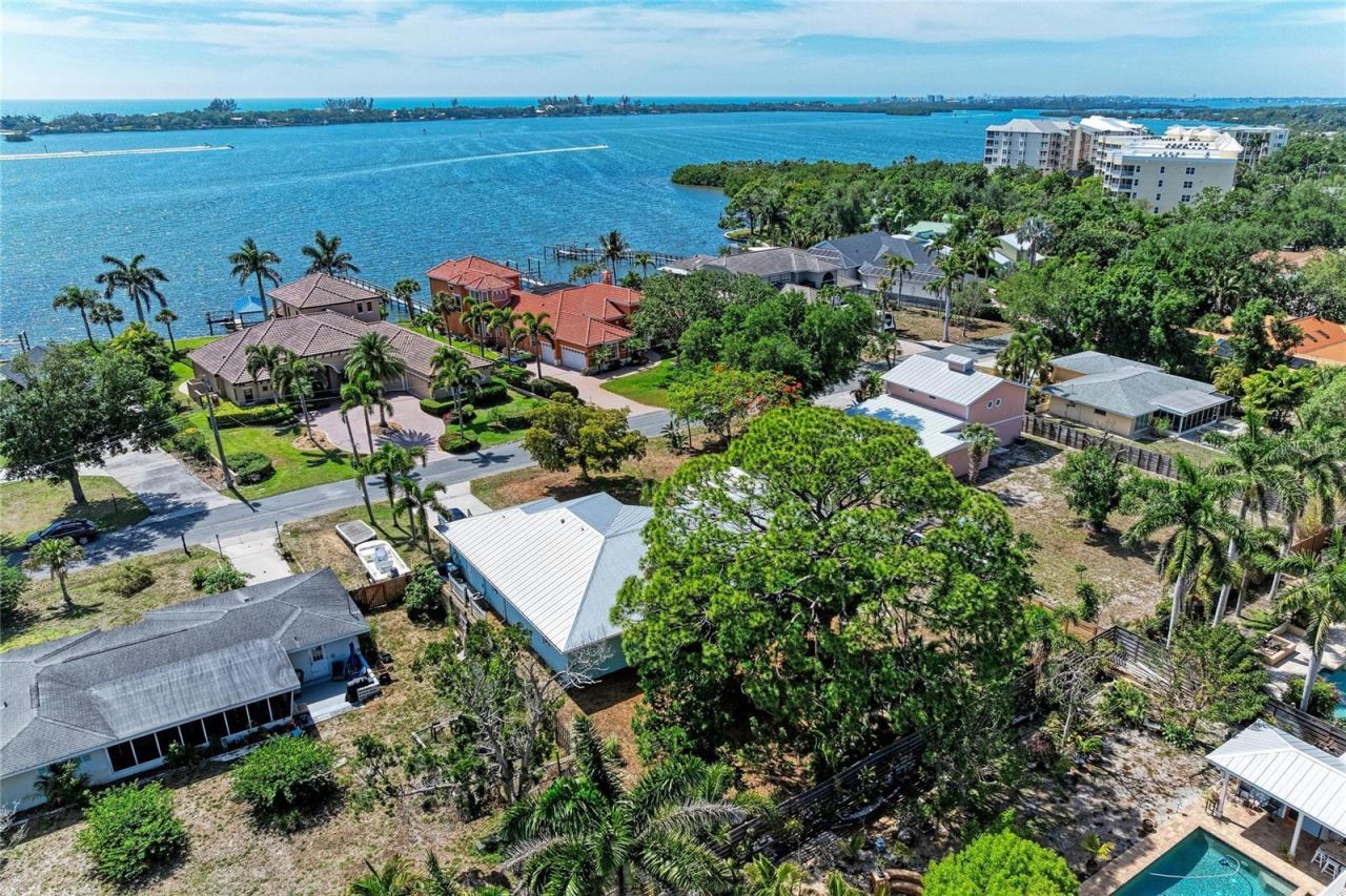 347 Bayshore Drive, Osprey, FL 34229 Photo
